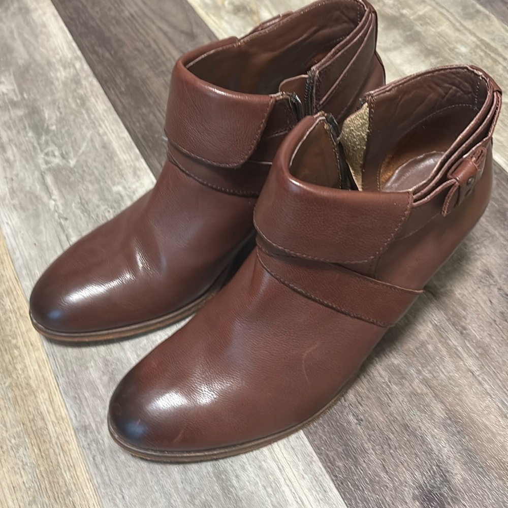 Johnston & Murphy leather boots size 10